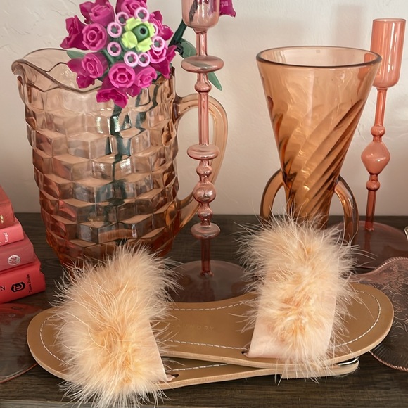 CHINESE LAUNDRY pink faux feather ZOEY MARAB SANDAL gold detail heel Sz 8.5 - Picture 8 of 14